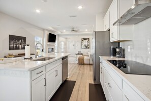 Fridge, microwave, oven, stovetop - Charming 2-Bedroom House, perfect for a relaxing getaway. (Fernandina Beach)