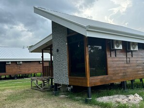 Exterior - Eco Casa Mango#10 Charming 2-bedroom cabin with AC, WiFi in enjoyable Lepanto (Lepanto)