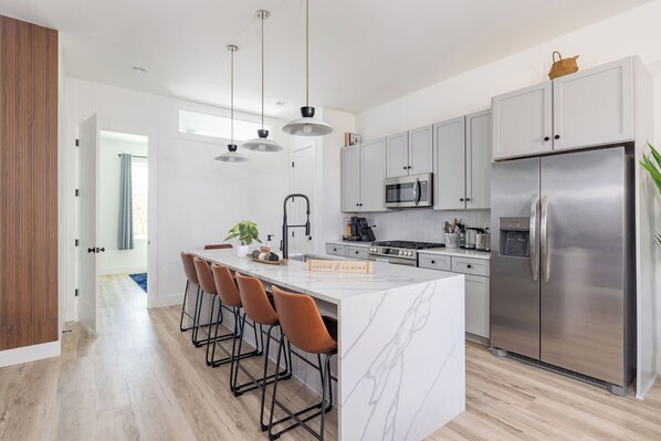 Microwave, oven, stovetop, dishwasher - Massive Luxury Home w/Rooftop, Hot-tub, Game room, Mini Golf, Views, and more (Nashville)