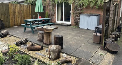 Chestnut Lodge Annex 1 bedroom 4 person chalet 5 mins from the railway station