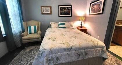 Kozy Knook with queen bed