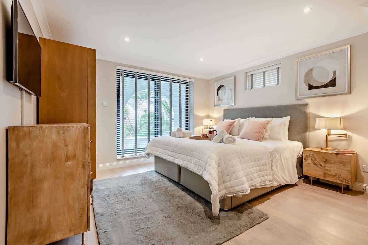4 bedrooms, iron/ironing board, travel crib, WiFi