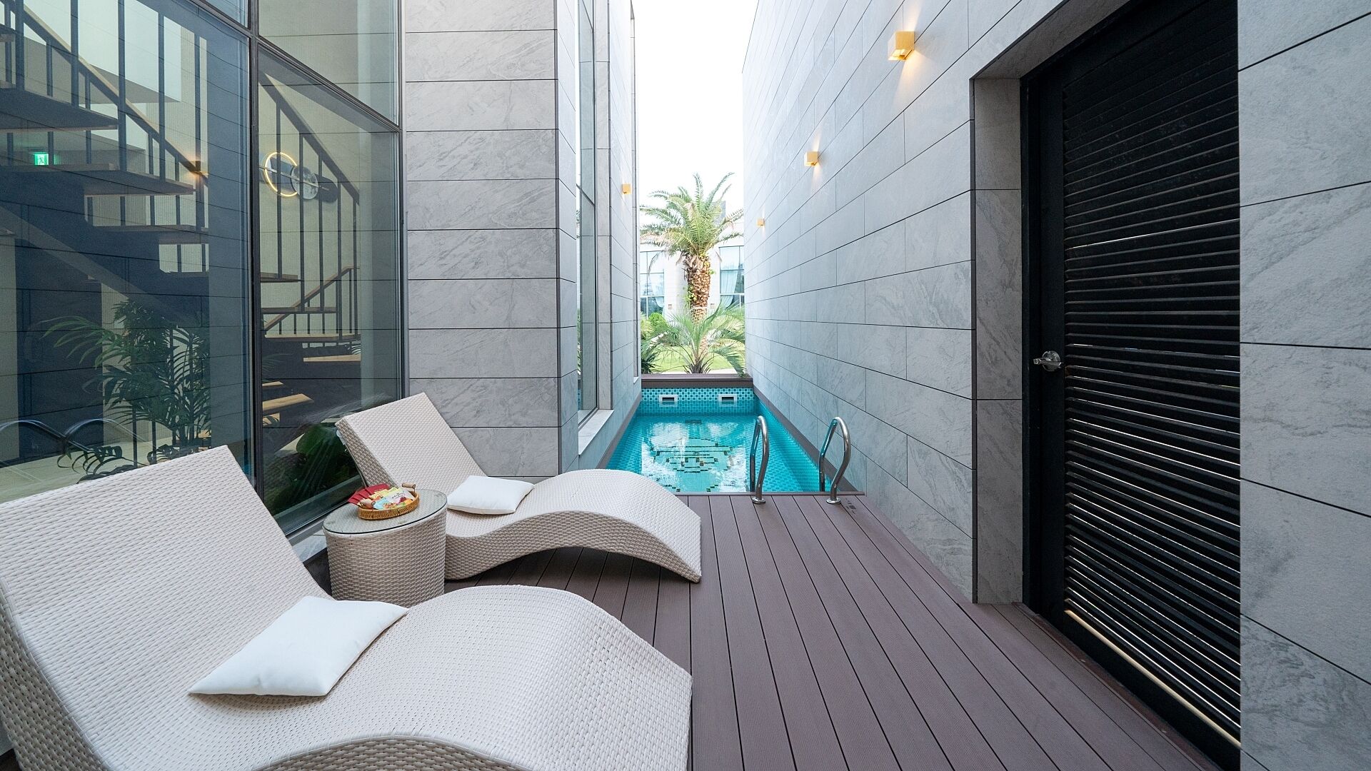 에다모니아 E02 | 전용 수영장