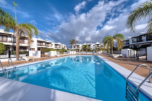 Casa Albi - Shared pool and BBQ