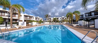 Casa Albi - Shared pool and BBQ