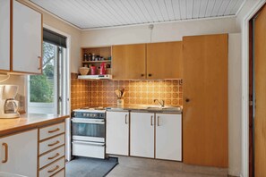 Fridge, oven