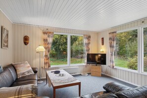 TV - Cozy summer house by Stevns Klint and Rødvig (Rødvig Stevns)