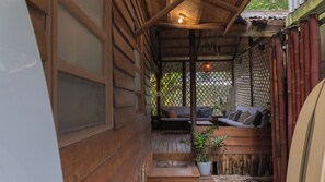 Property grounds - Sugar Surf Shack - 4 private rooms less than 30m from the the best surf in town (Santa Teresa)