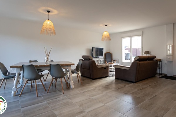Chez Aurel et Max - 51G700 - Livry Louvercy - salon salle à manger
