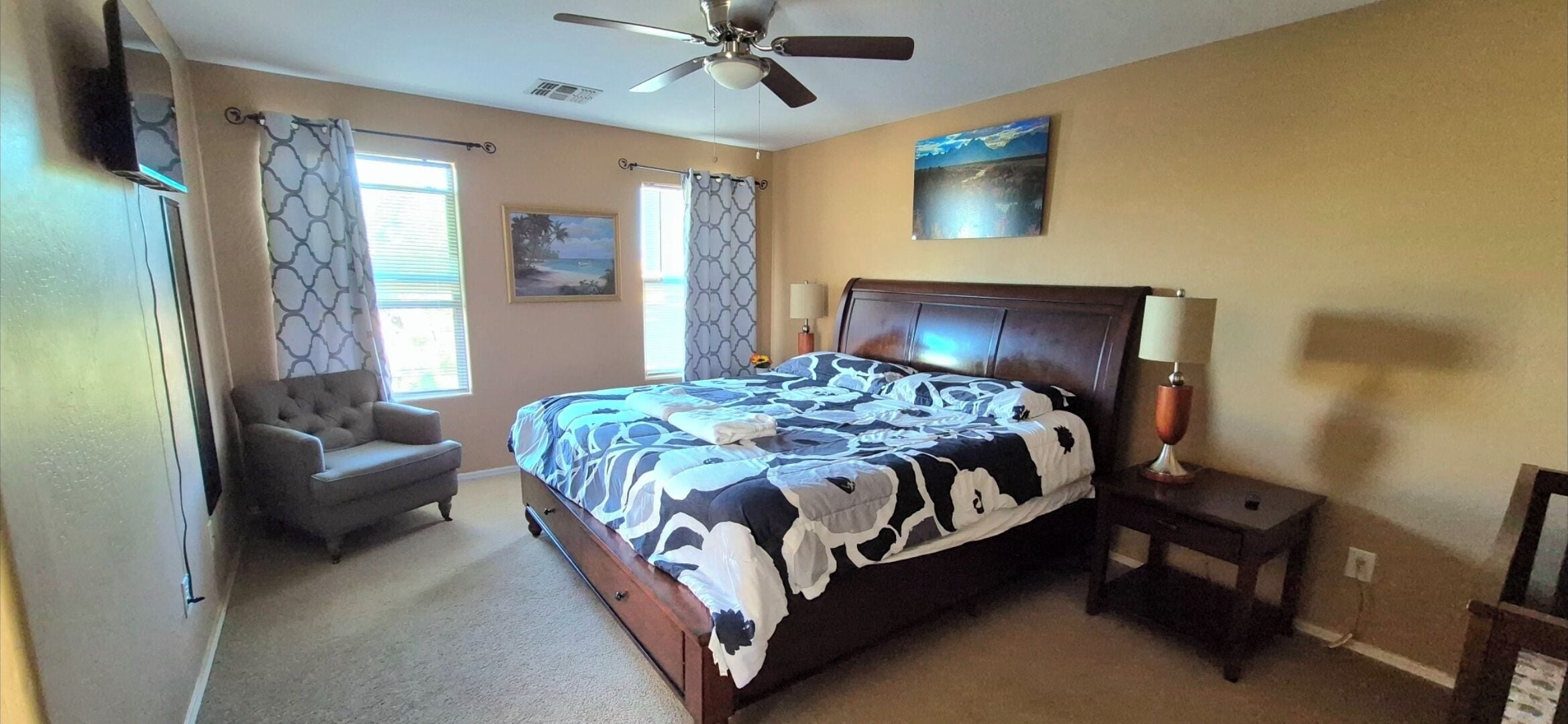 4 Schlafzimmer, Zimmersafe, Schreibtisch, Bügeleisen/Bügelbrett