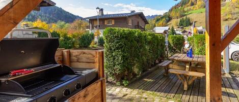 تناول الطعام بالخارج