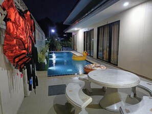 Family Villa, 4 Bedrooms, Pool View | Living area - Saendee Pool Villa (Klaeng)