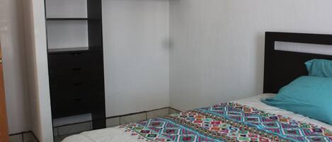 2 soverom, strykejern/-brett, wi-fi (inkludert) og sengetøy