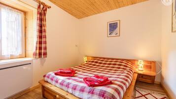 2 chambres, fer et planche à repasser, lit parapluie, Wi-Fi gratuit