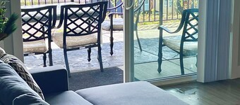 Stunning ocean view 1 bedroom private entry suite w/Full Kitchen and AC