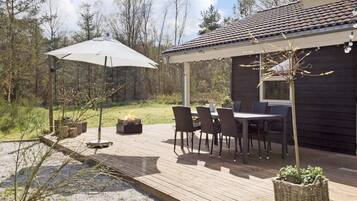 House | Outdoor dining