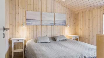 4 bedrooms, individually furnished