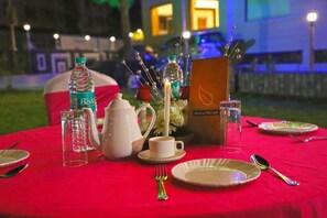 Khu ẩm thực ngoài trời