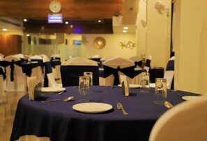 Dining - Sai Neem Tree Hotel (Rahata)