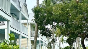 Property grounds - Seas the Keys Getaway with plunge pool/spa (Marathon)