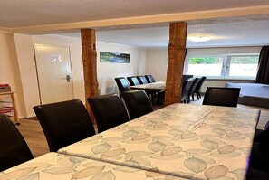 Unclassified image, 4 of 18, button