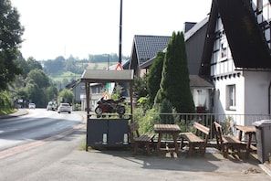 Unclassified image, 4 of 19, button