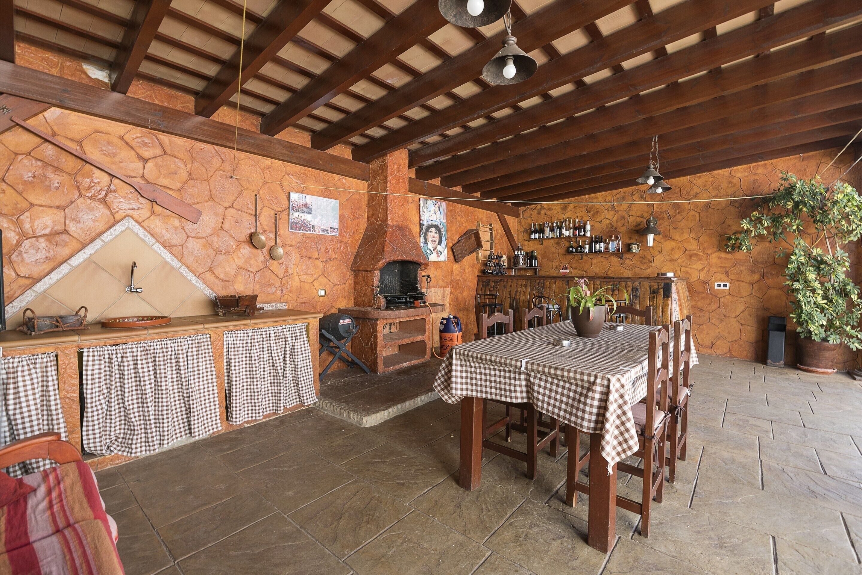 House | Outdoor dining