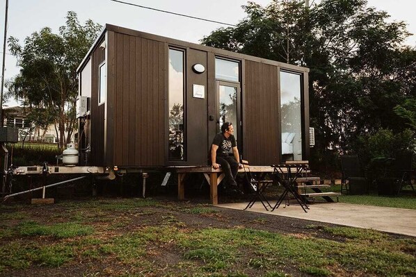 Exterior - Monto Magic by Tiny Away (Monto)