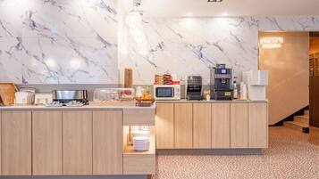 Free self-serve breakfast on weekdays