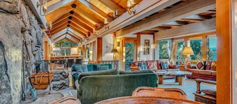 3-Level Getaway, Minutes from Lake Tahoe