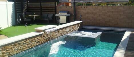 Piscine extérieure, piscine chauffée