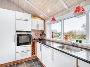 Fridge, dishwasher, cookware/dishes/utensils