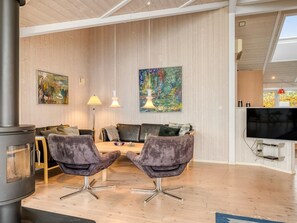 Téléviseur, foyer, lecteur de DVD