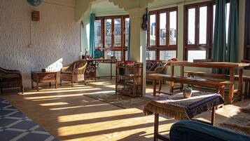 Standard Shared Dormitory, Mixed Dorm, Hill View | Living area