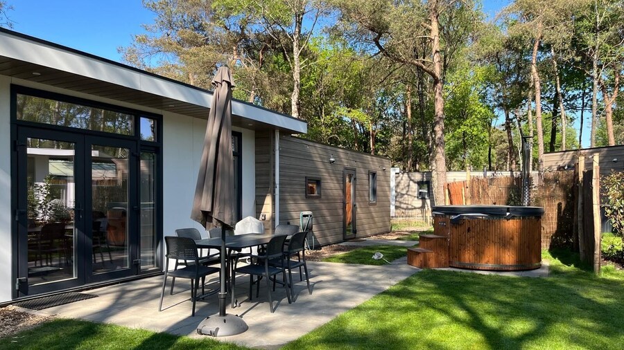 Wellness Lodge Hottub
