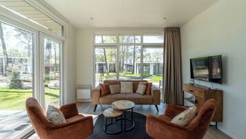 Chalet | Living area | 45-inch flat-screen TV with digital channels