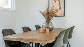 Chalet | Wohnbereich | 45-Zoll-Flachbildfernseher mit Digitalempfang