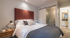 2 bedrooms, iron/ironing board, travel cot, free WiFi