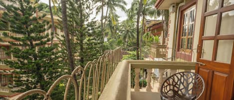 Studio Confort, balcon, vue piscine | Vue depuis le balcon