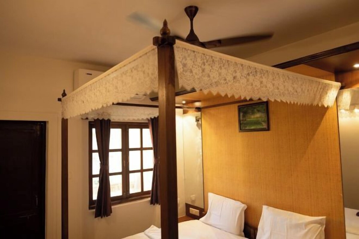 Egyptian cotton sheets, premium bedding, memory foam beds, desk