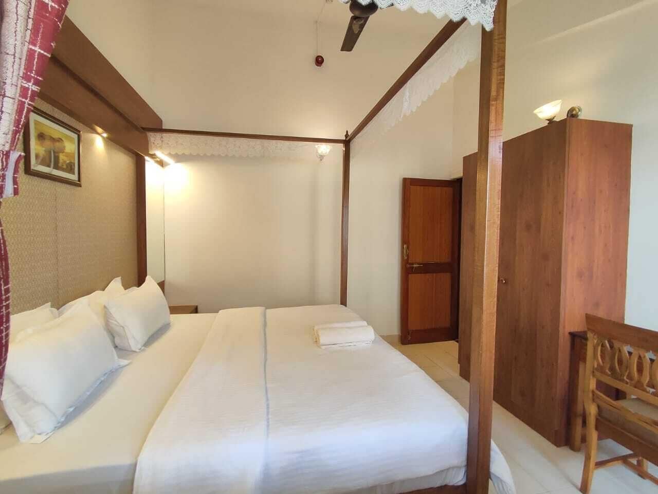 Superior Apartment | Egyptian cotton sheets, premium bedding, memory-foam beds