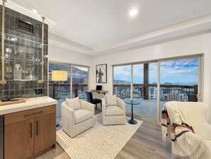 Smart TV, fireplace, ping pong, books