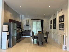 فيلا عائلية - منظر للجبل | مطبخ خاص