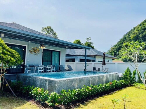 Unchan Liveliness Pool Villa 