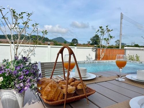 Unchan Liveliness Pool Villa 