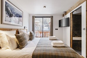 5 chambres, coffre-fort, fer et planche à repasser