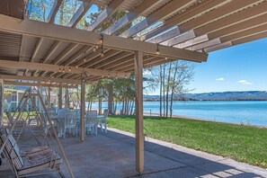 屋外ダイニングエリア