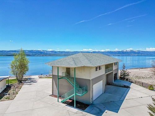 Bear Lake Lakefront Estate: Perfect for Large Groups!