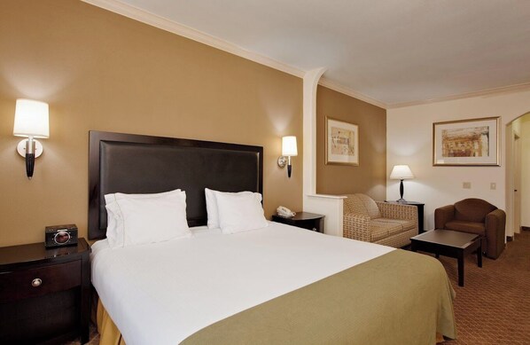 Standard Tek Kişilik Oda, Şehir Manzaralı | Odada kasa, masa, dizüstü bilgisayar çalışma alanı, güneşlik/perde 