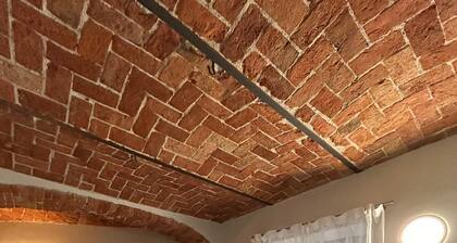 Charming 2-bedroom apartment in wonderful Alba with AC, WiFi and private carpark